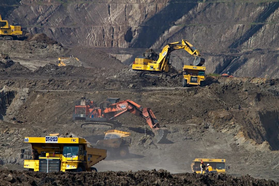 Boundaryless planning for heavy equipment supply chains