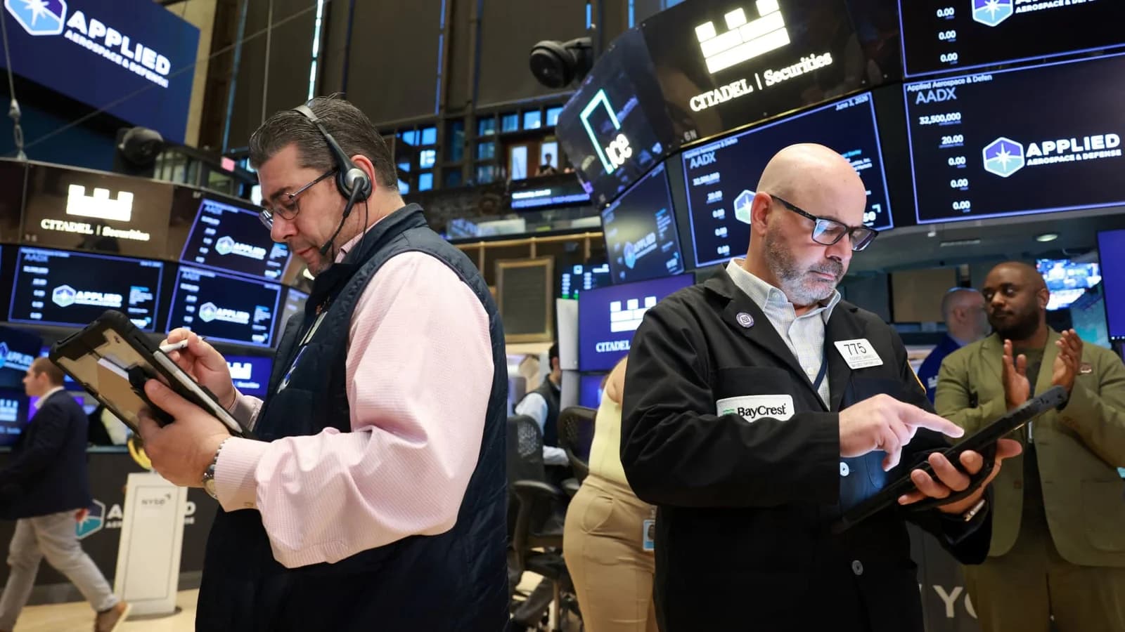 Фьючерсы на S&P 500 слегка растут в преддверии решения ФРС. Фьючерсы на Nasdaq повышаются на фоне скачка прибыли SK Hynix: прямая трансляция
